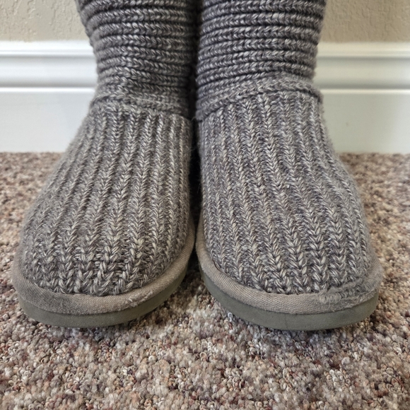 Uggs Women's Knit Button-Accent Tall Boots - Size 8 - Picture 5 of 10